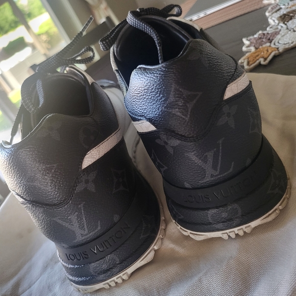 Louis Vuitton Men Size 11 - Picture 3 of 6